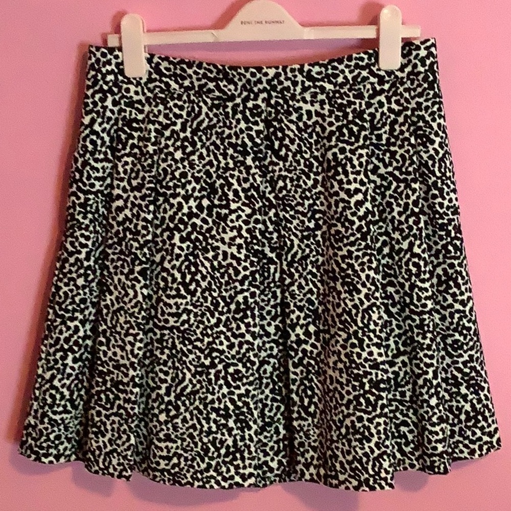 Banana Republic Factory Black and White Leopard Print Full A-line Skirt Size 10
